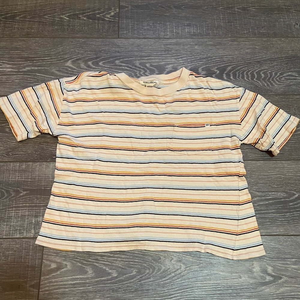 XS Billabong Cropped Tee Shirt